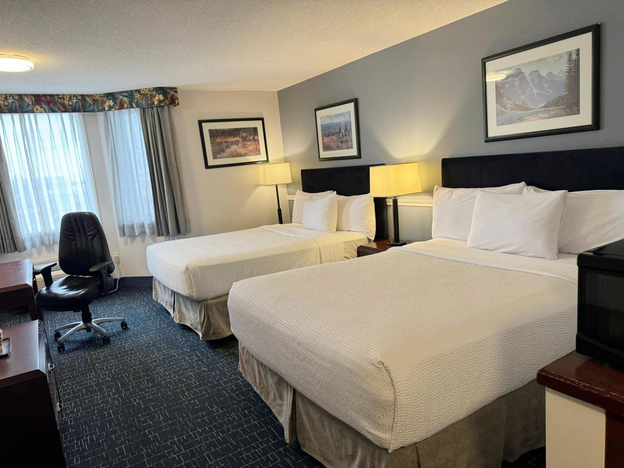 Hotel Riviera Plaza&Conference Centre Calgary Airport Exterior foto