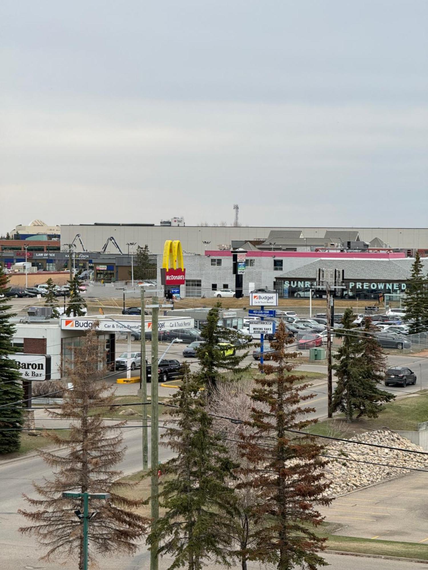 Hotel Riviera Plaza&Conference Centre Calgary Airport Exterior foto