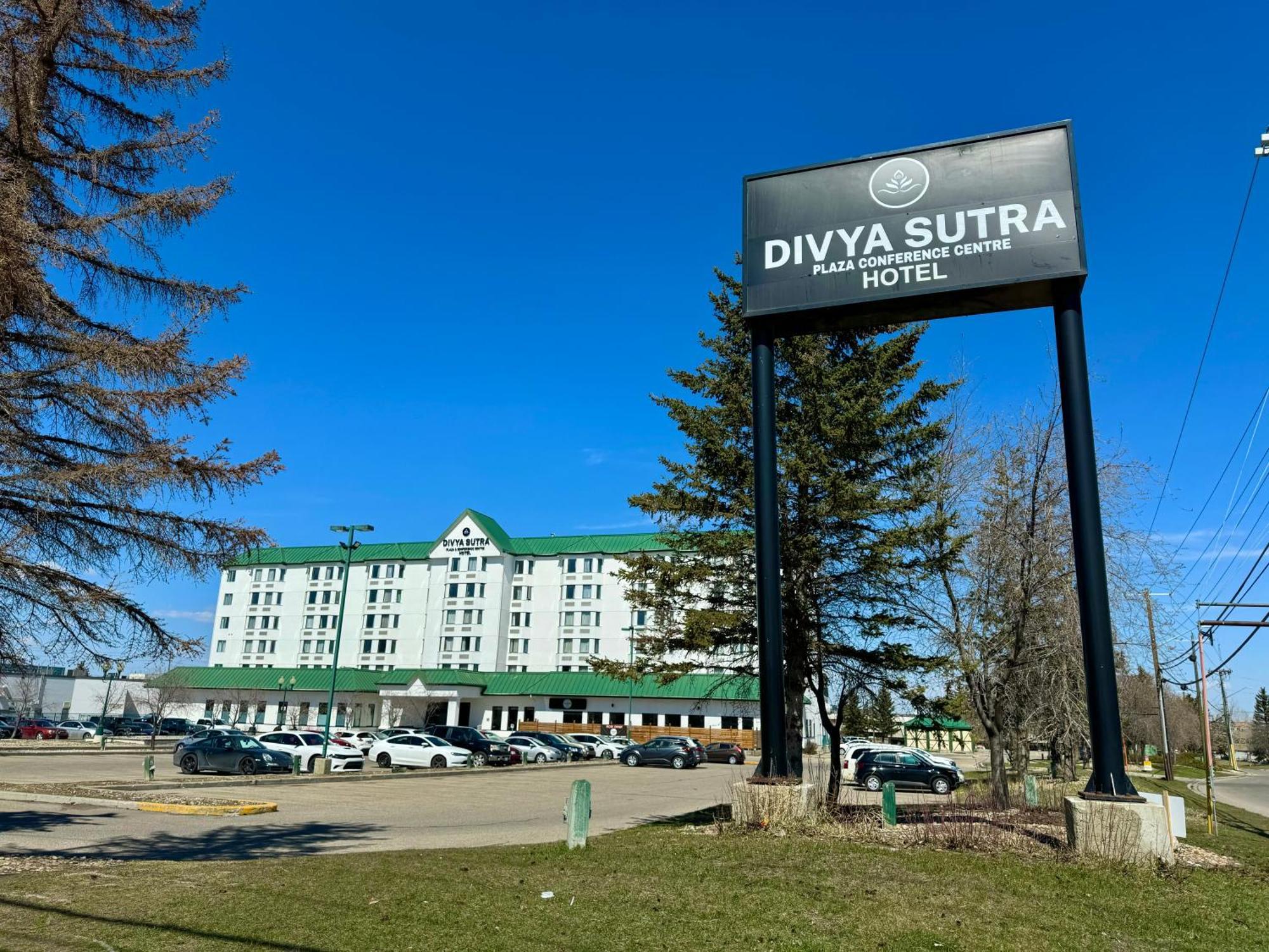 Hotel Riviera Plaza&Conference Centre Calgary Airport Exterior foto