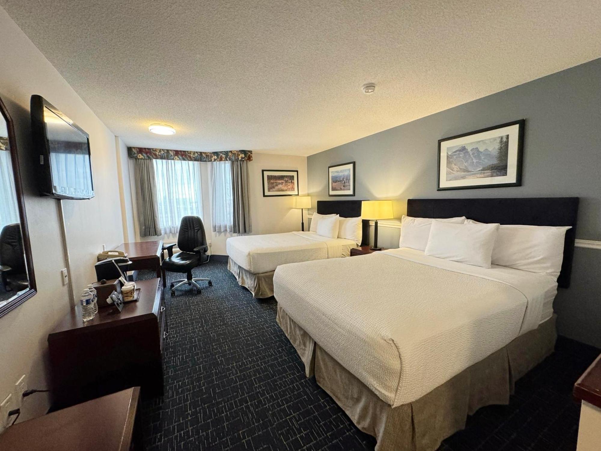 Hotel Riviera Plaza&Conference Centre Calgary Airport Exterior foto