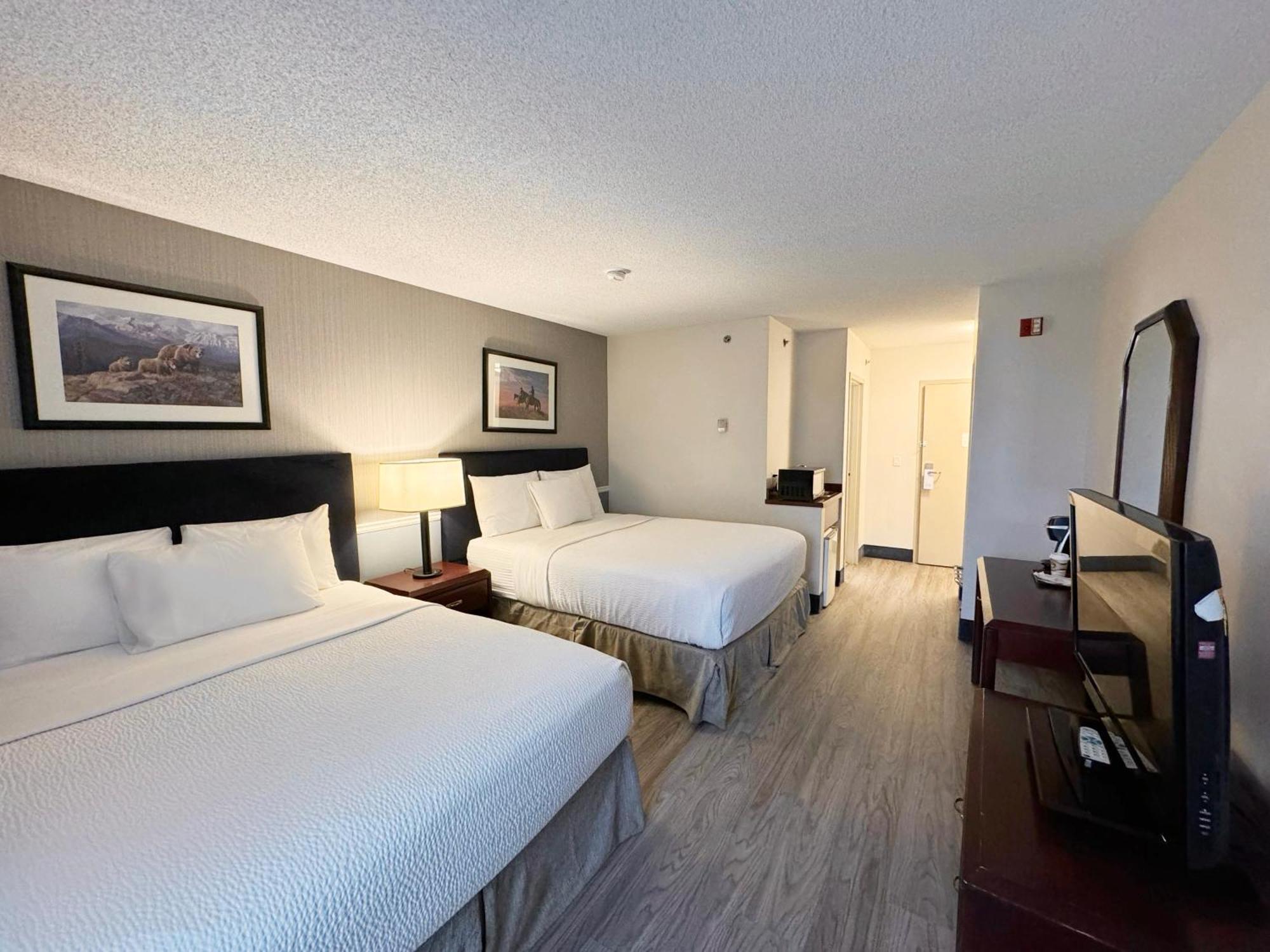 Hotel Riviera Plaza&Conference Centre Calgary Airport Exterior foto